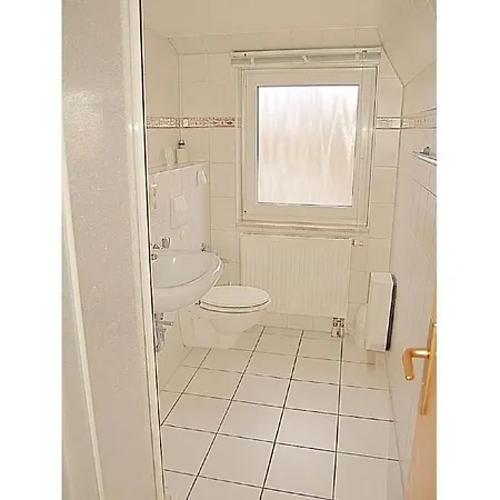 With 2 Bedrooms Dorumer Neufeld